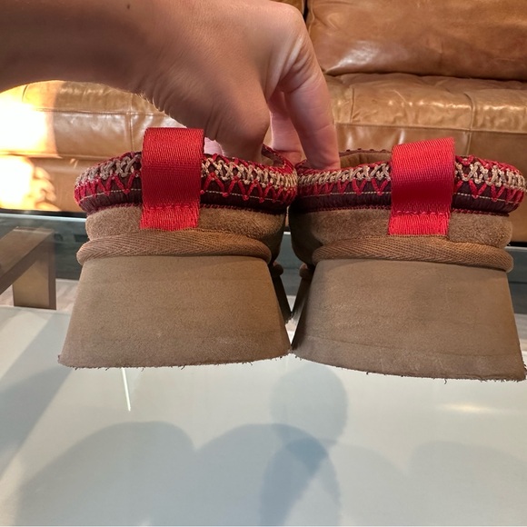 UGG Tazz II Platform Slippers - Picture 7 of 7